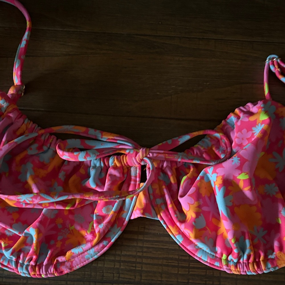 Kulani Kinis Pink Floral Bikini Top